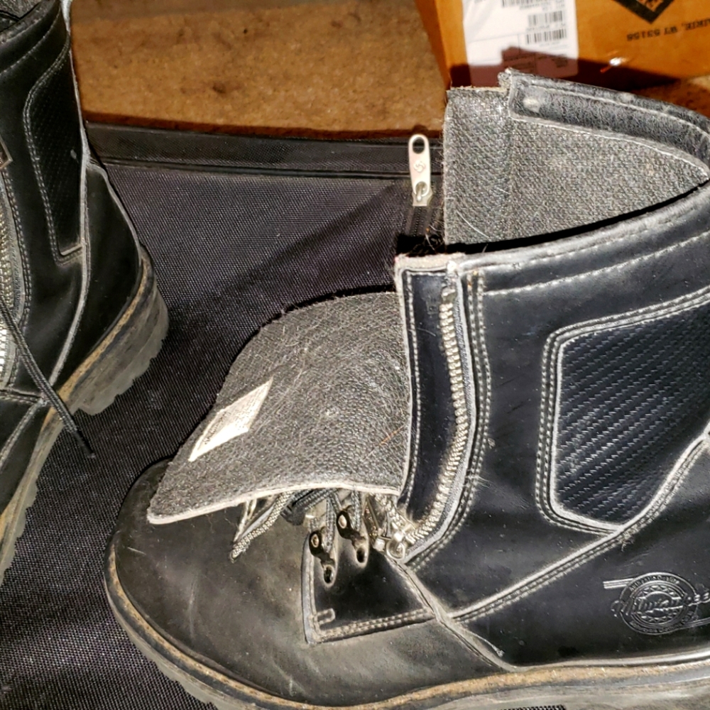 Milwaukee men's size 12 boots